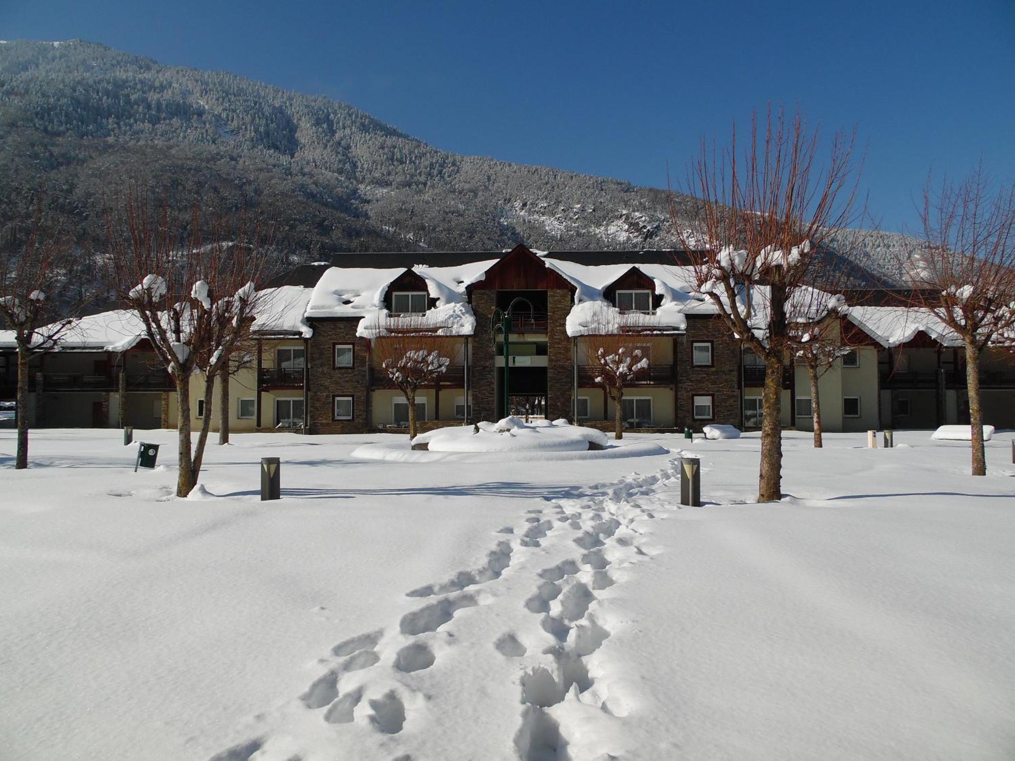 Village Club Les Balcons Des Pyrenees Saint-Mamet Eksteriør bilde